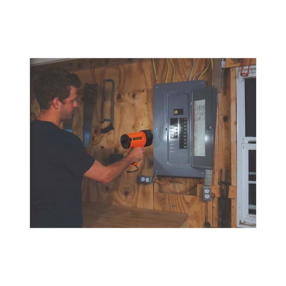 Linterna LED Recargable Black and Decker de 6V