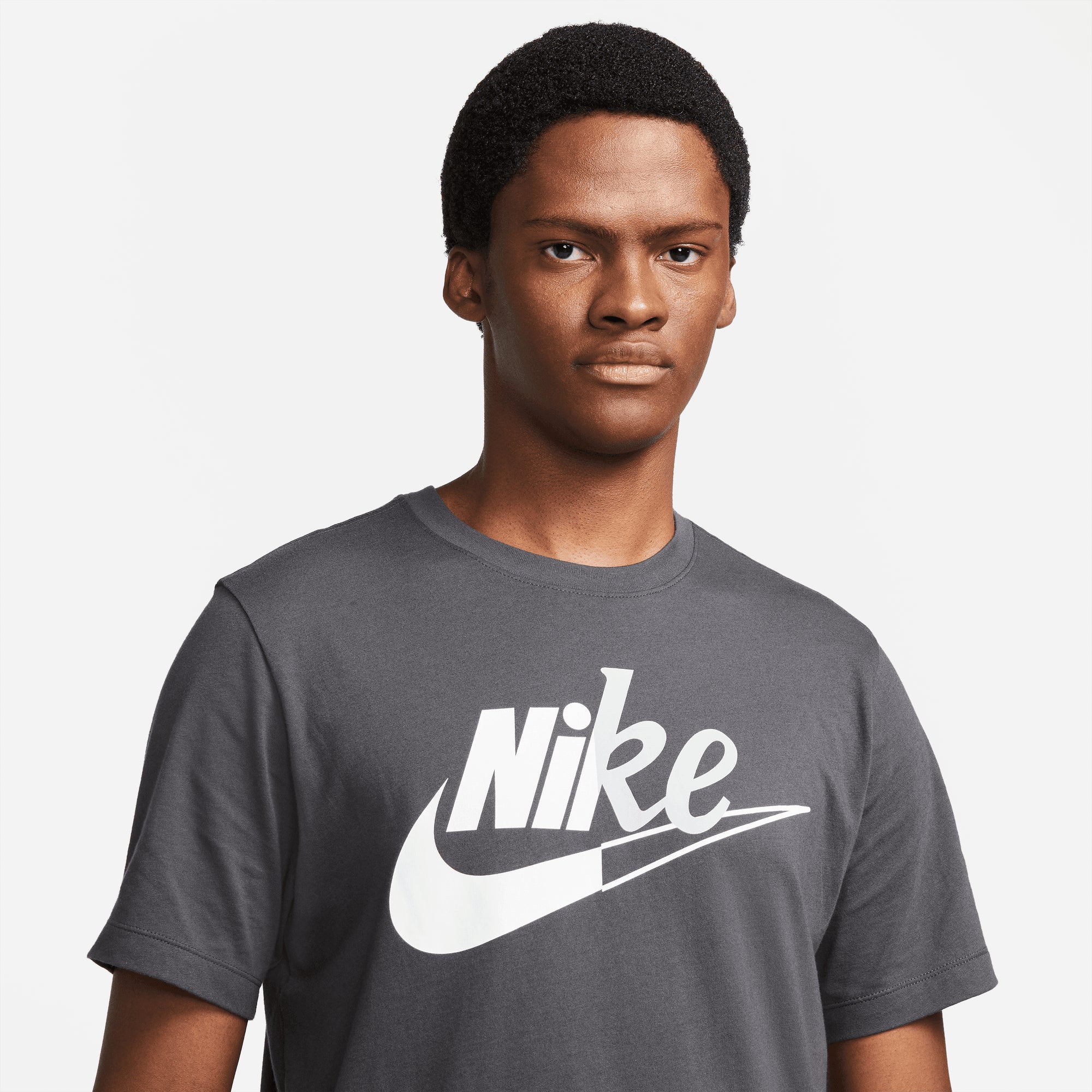 Polera Nike Color Plomo.