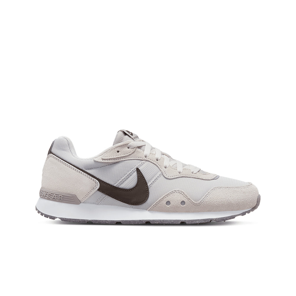 Tenis Nike Venture Runner Color Gris Claro